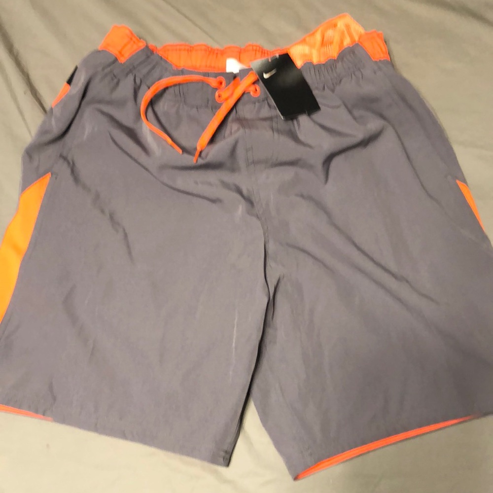 Nwt mens size L swim trunks